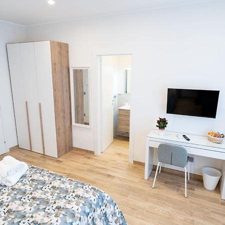 La Dolce Vita Rooms Рим Екстериор снимка