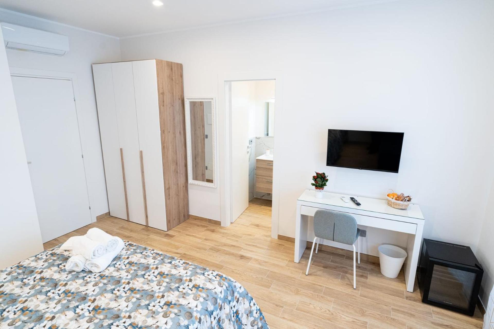 La Dolce Vita Rooms Рим Екстериор снимка